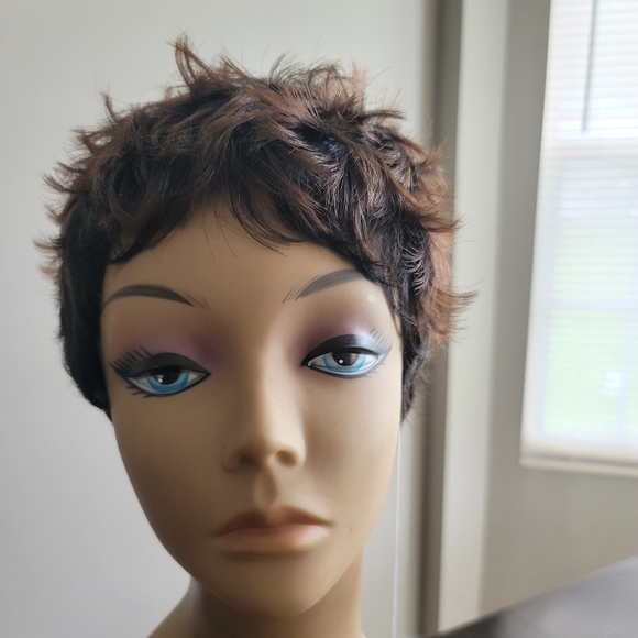 Wig - Picture 2 of 3